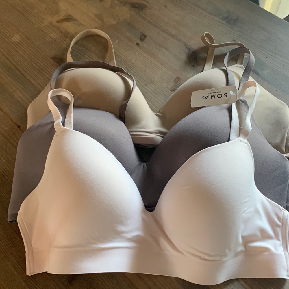 Bundle of three Soma Enbliss wireless bras